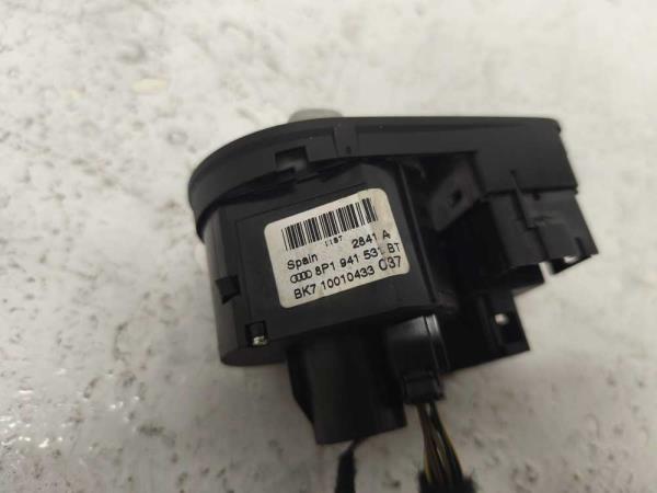 COMMODO PHARE AUDI A3 - Vue 2